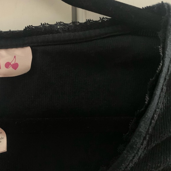 DANITY BLACK LONGSLEEVE 🤍 WITH BOW AND TRIMMING! vampire core, coquette, goth - Picture 2 of 3